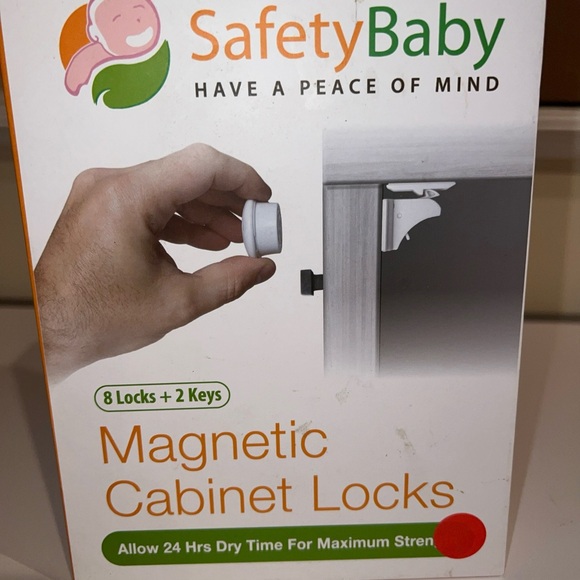 NEW - Safety Baby Magnetic Cabinet Locks - (8 locks and 2 keys) - Picture 6 of 6